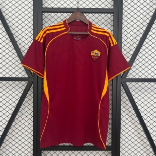 Рома комплект взрослой формы (Реплика) сезон 2025/26 домашний (Майка+Шорты) Рома комплект взрослой формы (Реплика) сезон 2025/26 домашний (Майка+Шорты)